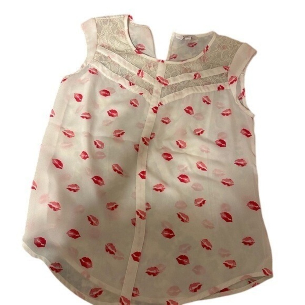 Candies White Sleeveless Blouse Top with Red Lips Print‎ and Lace Detail